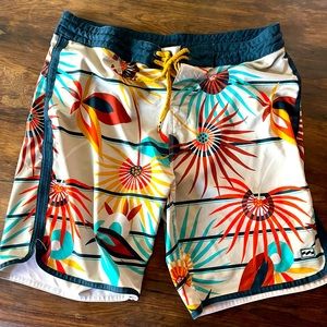 Billabong men’s board shorts